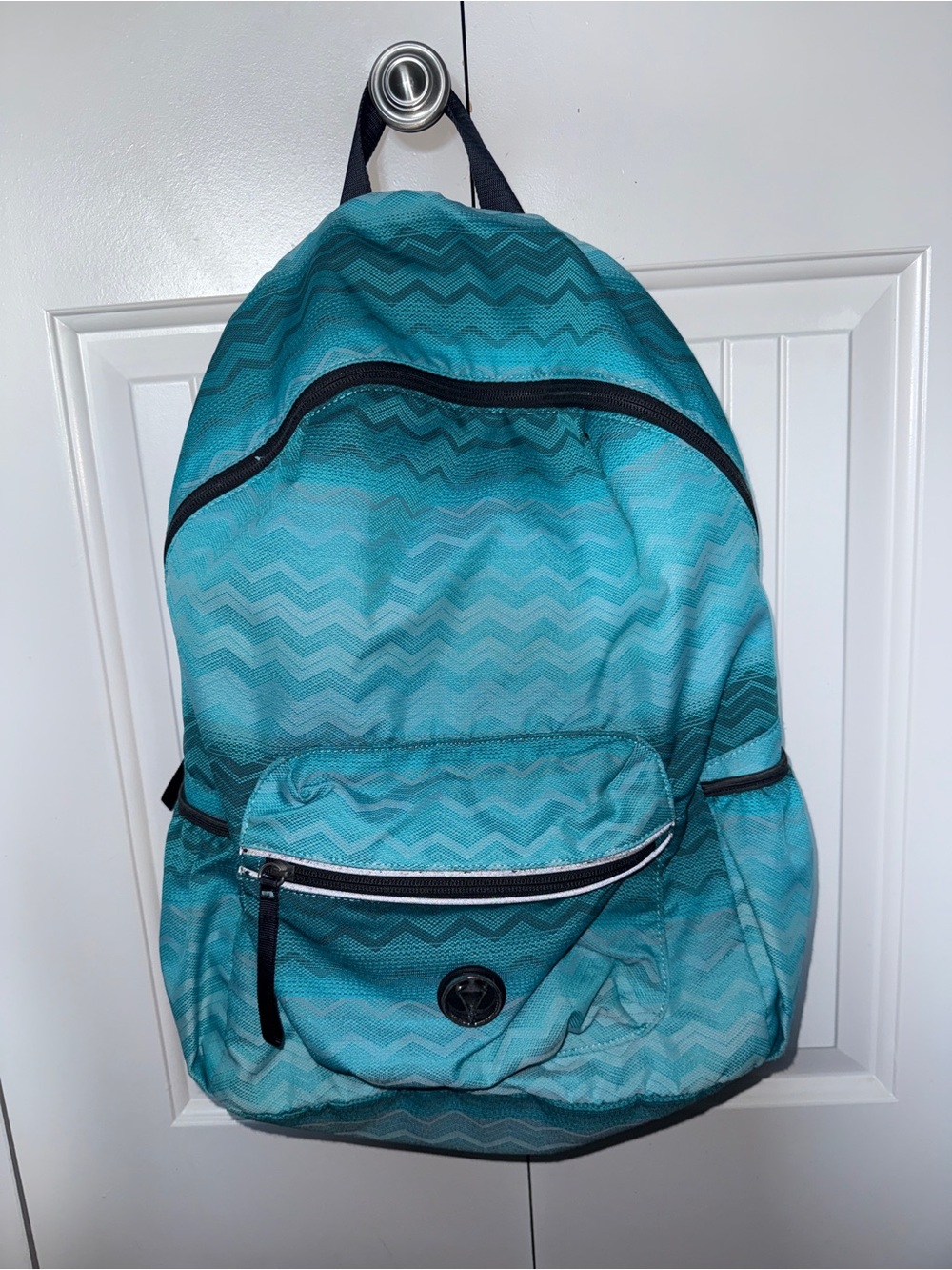 Ivivva Lululemon Girls Turquoise Chevron Backpack with Front Pocket
